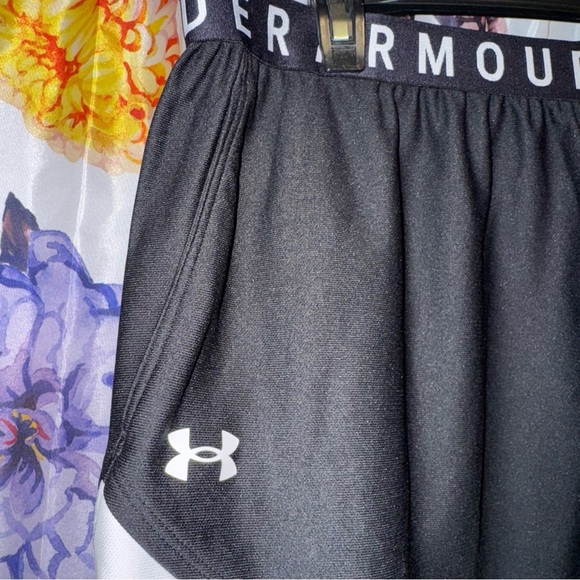 Under Armour Play Up 3.0 Women's Black and White Shorts NWOT - Picture 3 of 6
